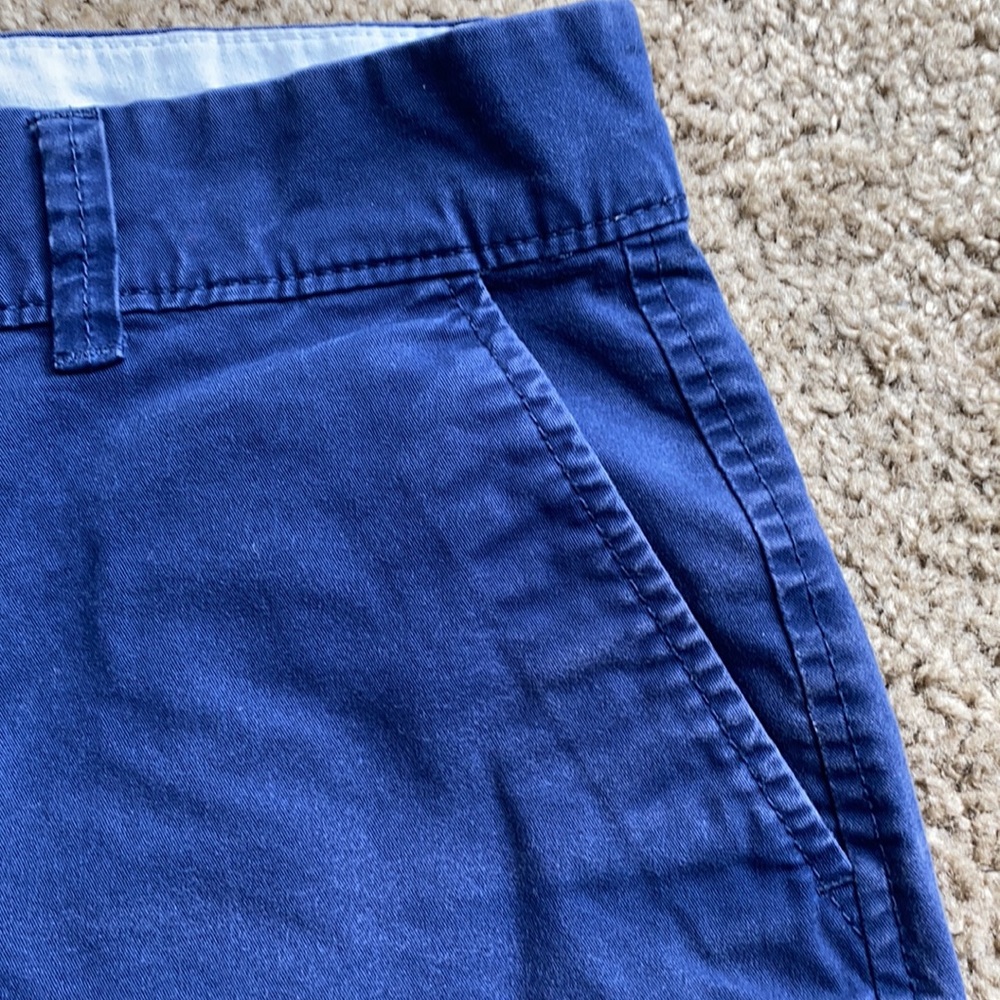 Old Navy Blue 5” Chino Shorts - Picture 3 of 4